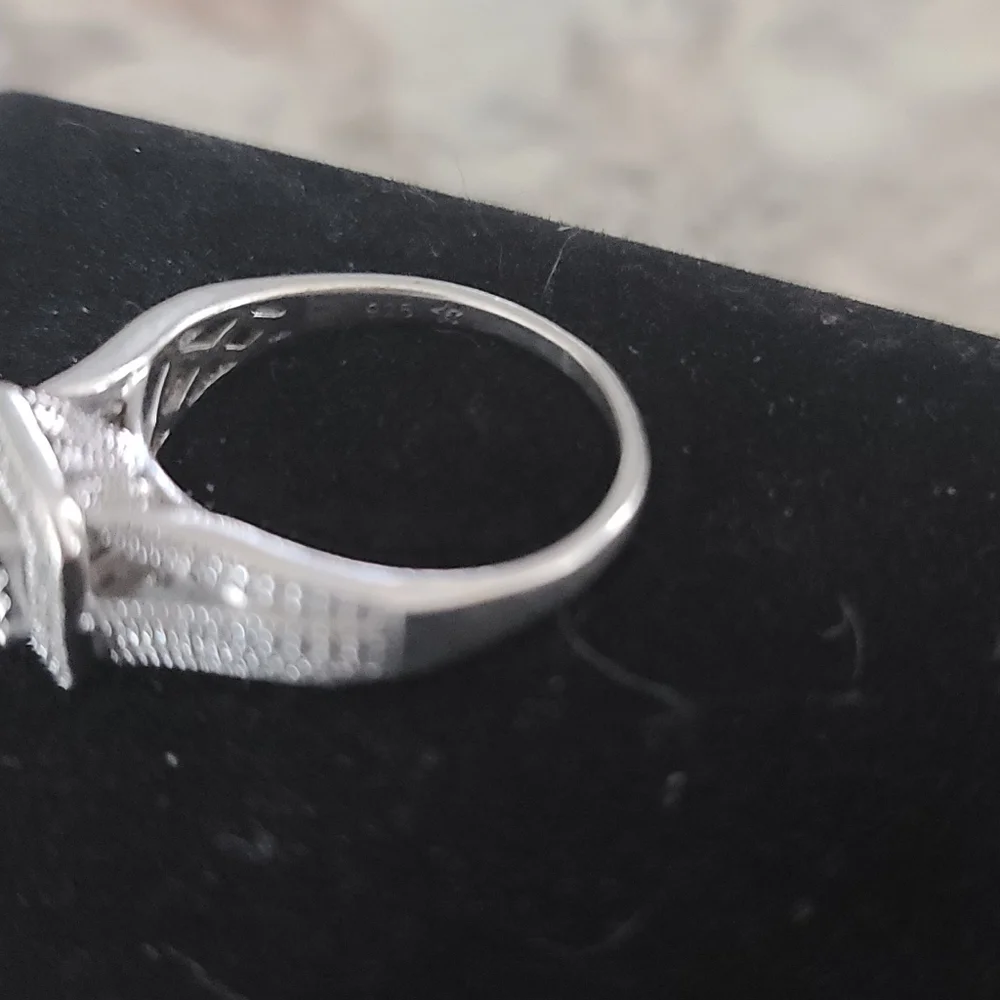 Diamond Ring - Picture 7 of 12